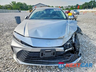 Piąte zdjęcie samochodu w środku: 2025 TOYOTA CAMRY LE VIN:4T1DAACK2SU014491 - miniatura