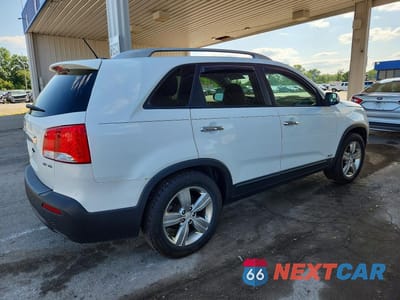 Trzecie zdjęcie samochodu z tyłu: 2012 KIA SORENTO EX VIN:5XYKUDA25CG244746 - miniatura