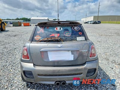 Zdjęcie 6 z 12 samochodu: 2010 MINI COOPER S VIN:WMWMF7C56ATX42433 - miniatura
