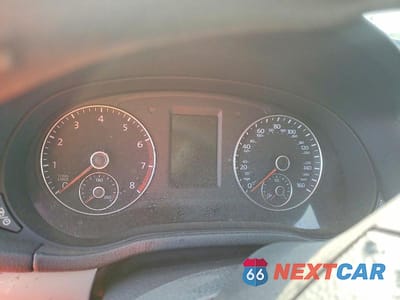 Zdjęcie 9 z 13 samochodu: 2013 VOLKSWAGEN PASSAT S VIN:1VWAP7A33DC031892 - miniatura