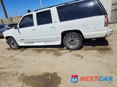 Drugie zdjęcie samochodu z przodu: 1999 CHEVROLET SUBURBAN C1500 VIN:3GNEC16R1XG187383 - miniatura