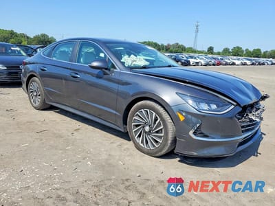 Czwarte zdjęcie samochodu z boku: 2021 HYUNDAI SONATA HYBRID SEL VIN:KMHL34JJ0MA032509 - miniatura