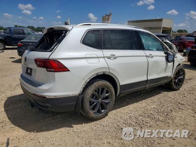Trzecie zdjęcie samochodu z tyłu: 2023 VOLKSWAGEN TIGUAN SE VIN:3VV3B7AX8PM020226 - miniatura