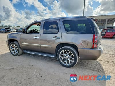 Drugie zdjęcie samochodu z przodu: 2011 GMC YUKON DENALI VIN:1GKS1EEF5BR335225 - miniatura