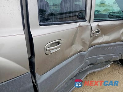 Zdjęcie 10 z 12 samochodu: 2002 CHEVROLET AVALANCHE K1500 VIN:3GNEK13T92G131056 - miniatura