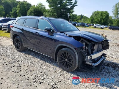 Czwarte zdjęcie samochodu z boku: 2023 TOYOTA HIGHLANDER XSE VIN:5TDKDRBH0PS512837 - miniatura