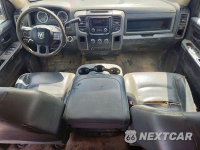 Zdjęcie 8 z 12 samochodu: 2016 RAM 5500 BOX TRUCK VIN:3C7WRMFJ6GG306765 - miniatura