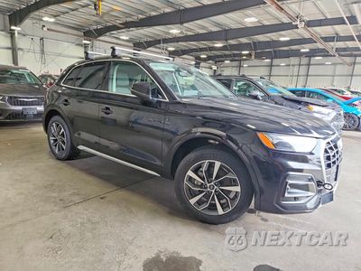 Czwarte zdjęcie samochodu z boku: 2021 AUDI Q5 PREMIUM PLUS VIN:WA1BAAFYXM2107540 - miniatura