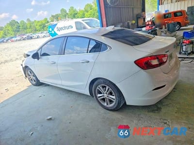 Drugie zdjęcie samochodu z przodu: 2018 CHEVROLET CRUZE LT VIN:1G1BE5SM6J7205539 - miniatura