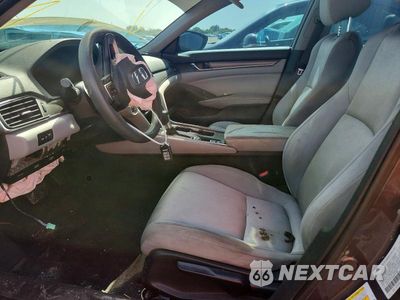 Zdjęcie 7 z 13 samochodu: 2018 HONDA ACCORD LX VIN:1HGCV1F13JA071520 - miniatura