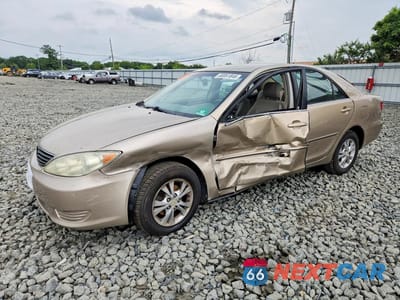2005 TOYOTA CAMRY LE V6 4T1BF32K45U110018 - główne zdjęcie licytacji z USA - miniatura