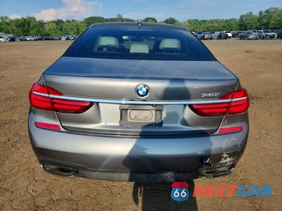 Zdjęcie 6 z 12 samochodu: 2017 BMW 740 I VIN:WBA7E2C58HG740107 - miniatura