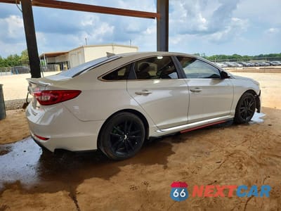 Trzecie zdjęcie samochodu z tyłu: 2017 HYUNDAI SONATA SPORT 2.0T VIN:5NPE34AB2HH517643 - miniatura