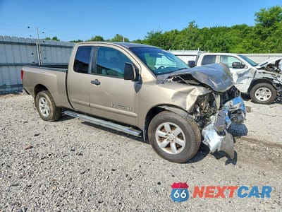 Czwarte zdjęcie samochodu z boku: 2009 NISSAN TITAN XE FFV VIN:1N6BA06C19N306242 - miniatura