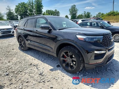 Czwarte zdjęcie samochodu z boku: 2022 FORD EXPLORER ST VIN:1FM5K8GC7NGC13682 - miniatura