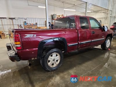 Trzecie zdjęcie samochodu z tyłu: 2001 CHEVROLET SILVERADO K1500 VIN:2GCEK19V511401666 - miniatura