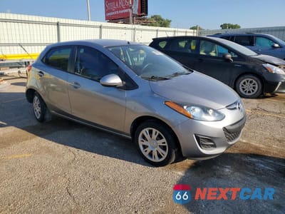 Czwarte zdjęcie samochodu z boku: 2014 MAZDA MAZDA2 SPORT VIN:JM1DE1KY4E0184636 - miniatura