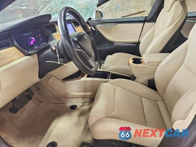 Zdjęcie 7 z 12 samochodu: 2019 TESLA MODEL S VIN:5YJSA1E28KF340099 - miniatura