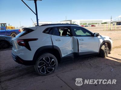 Trzecie zdjęcie samochodu z tyłu: 2024 CHEVROLET TRAX 2RS VIN:KL77LJE23RC059882 - miniatura