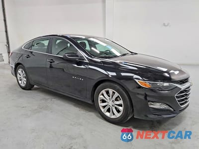 Czwarte zdjęcie samochodu z boku: 2019 CHEVROLET MALIBU LT VIN:1G1ZD5ST6KF155189 - miniatura