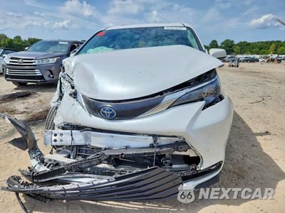 Piąte zdjęcie samochodu w środku: 2025 TOYOTA SIENNA XLE 8-PASSENGER VIN:5TDYRKEC7SS287800 - miniatura