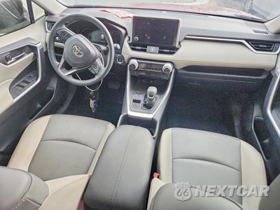 Zdjęcie 8 z 13 samochodu: 2023 TOYOTA RAV4 XLE PREMIUM VIN:JTMC1RFV0PD101916 - miniatura