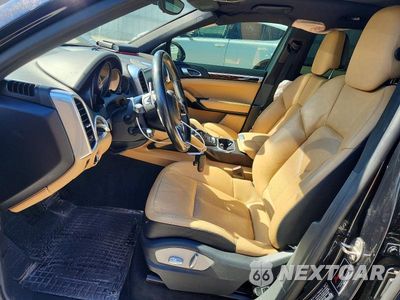 Zdjęcie 7 z 12 samochodu: 2017 PORSCHE CAYENNE VIN:WP1AA2A26HKA91416 - miniatura