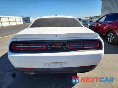 Zdjęcie 6 z 13 samochodu: 2019 DODGE CHALLENGER SXT VIN:2C3CDZAG3KH701586 - miniatura