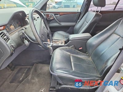 Zdjęcie 7 z 12 samochodu: 2000 MERCEDES-BENZ E 430 VIN:WDBJF83J6YX034323 - miniatura