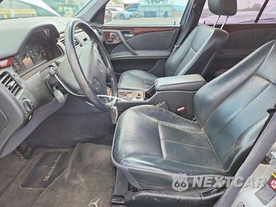Zdjęcie 7 z 12 samochodu: 2000 MERCEDES-BENZ E 430 VIN:WDBJF83J6YX034323 - miniatura