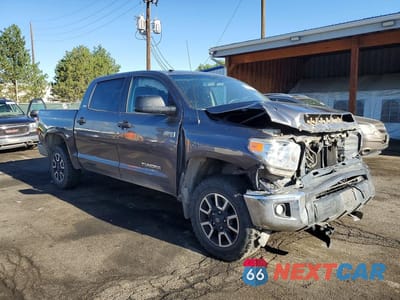 Czwarte zdjęcie samochodu z boku: 2017 TOYOTA TUNDRA SR5 VIN:5TFDW5F12HX614760 - miniatura