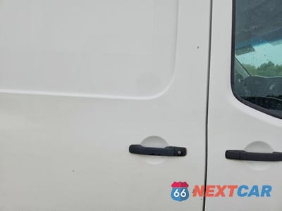 Zdjęcie 11 z 13 samochodu: 2014 NISSAN NV2500 DELIVERY VAN VIN:1N6BF0LY2EN110466 - miniatura