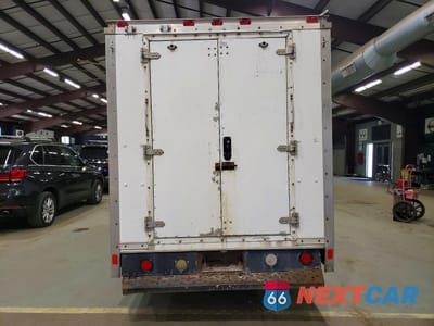 Zdjęcie 6 z 14 samochodu: 2006 CHEVROLET EXPRESS G3500 VIN:1GBHG31U761190226 - miniatura