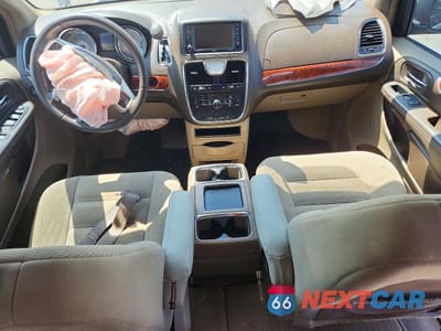 Zdjęcie 8 z 13 samochodu: 2016 CHRYSLER TOWN & COUNTRY TOURING VIN:2C4RC1BG6GR138155 - miniatura