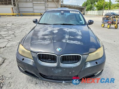 Piąte zdjęcie samochodu w środku: 2010 BMW 328 XI SULEV VIN:WBAPK5C55AA647984 - miniatura