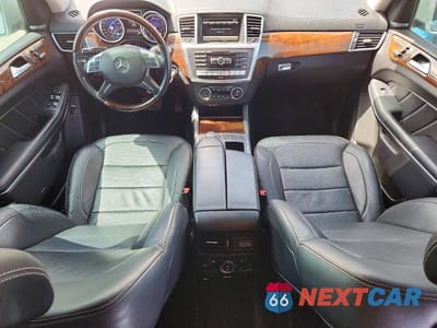 Zdjęcie 8 z 14 samochodu: 2016 MERCEDES-BENZ GL 550 4MATIC VIN:4JGDF7DE4GA672030 - miniatura