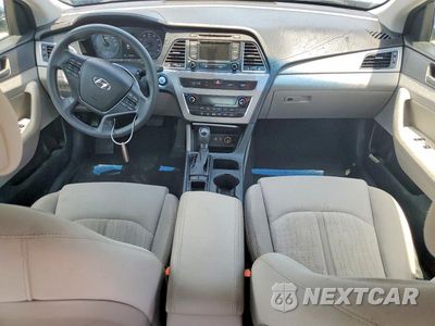 Zdjęcie 8 z 12 samochodu: 2016 HYUNDAI SONATA HYBRID SE VIN:KMHE24L14GA017105 - miniatura