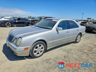 2002 MERCEDES-BENZ E 320 WDBJF65J52B412959 - główne zdjęcie licytacji z USA - miniatura