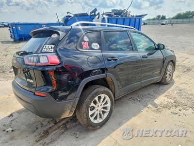 Trzecie zdjęcie samochodu z tyłu: 2020 JEEP CHEROKEE LATITUDE VIN:1C4PJLCB3LD620588 - miniatura