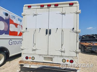 Zdjęcie 6 z 13 samochodu: 2003 FORD E350 DELIVERY TRUCK VIN:1FCKE39L93HB32964 - miniatura