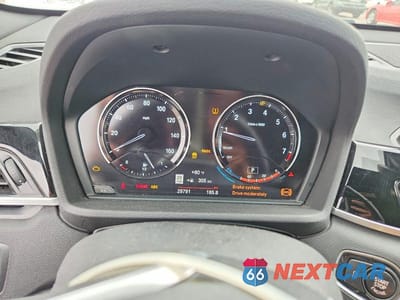 Zdjęcie 9 z 13 samochodu: 2019 BMW X1 XDRIVE28I VIN:WBXHT3C54K5L97904 - miniatura