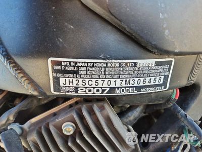 Zdjęcie 10 z 10 samochodu: 2007 HONDA CBR1000 RR VIN:JH2SC57017M306458 - miniatura