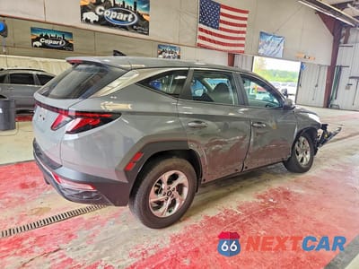 Trzecie zdjęcie samochodu z tyłu: 2024 HYUNDAI TUCSON SE VIN:5NMJACDE8RH432969 - miniatura