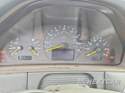 Zdjęcie 9 z 12 samochodu: 2000 MERCEDES-BENZ E 430 VIN:WDBJF83J6YX034323 - miniatura