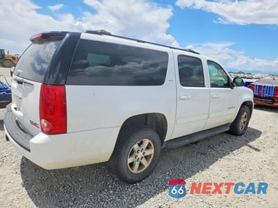 Trzecie zdjęcie samochodu z tyłu: 2013 GMC YUKON XL K1500 SLT VIN:1GKS2KE78DR102527 - miniatura