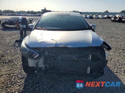 Piąte zdjęcie samochodu w środku: 2021 NISSAN VERSA SV VIN:3N1CN8EV2ML821842 - miniatura