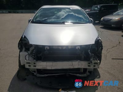 Piąte zdjęcie samochodu w środku: 2013 TOYOTA PRIUS TWO VIN:JTDKN3DU4D5571184 - miniatura