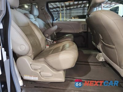 Zdjęcie 11 z 13 samochodu: 2017 TOYOTA SIENNA XLE 8-PASSENGER VIN:5TDYZ3DC4HS796601 - miniatura