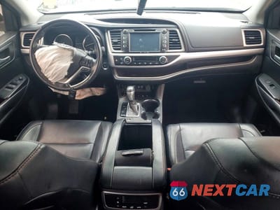 Zdjęcie 8 z 13 samochodu: 2018 TOYOTA HIGHLANDER XLE VIN:5TDJZRFHXJS822587 - miniatura