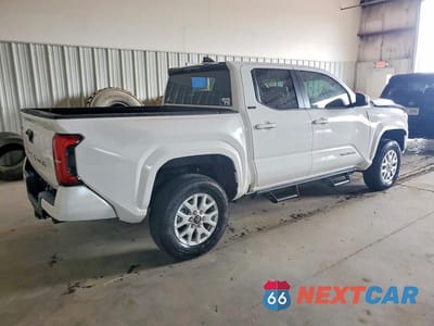 Trzecie zdjęcie samochodu z tyłu: 2026 TOYOTA TACOMA SR5 VIN:3TMLB5JN0TM264383 - miniatura